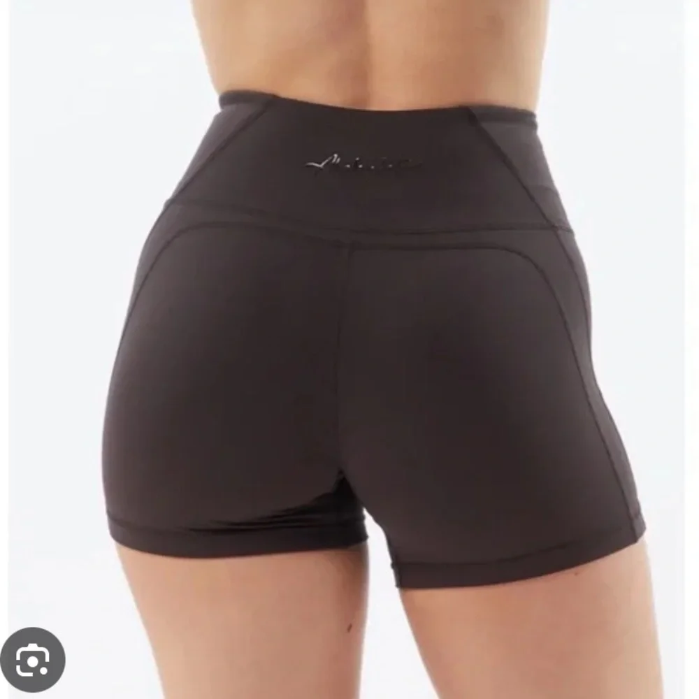 ALPHALETE PULSE SURGE SHORTS 💗 - Picture 5 of 5